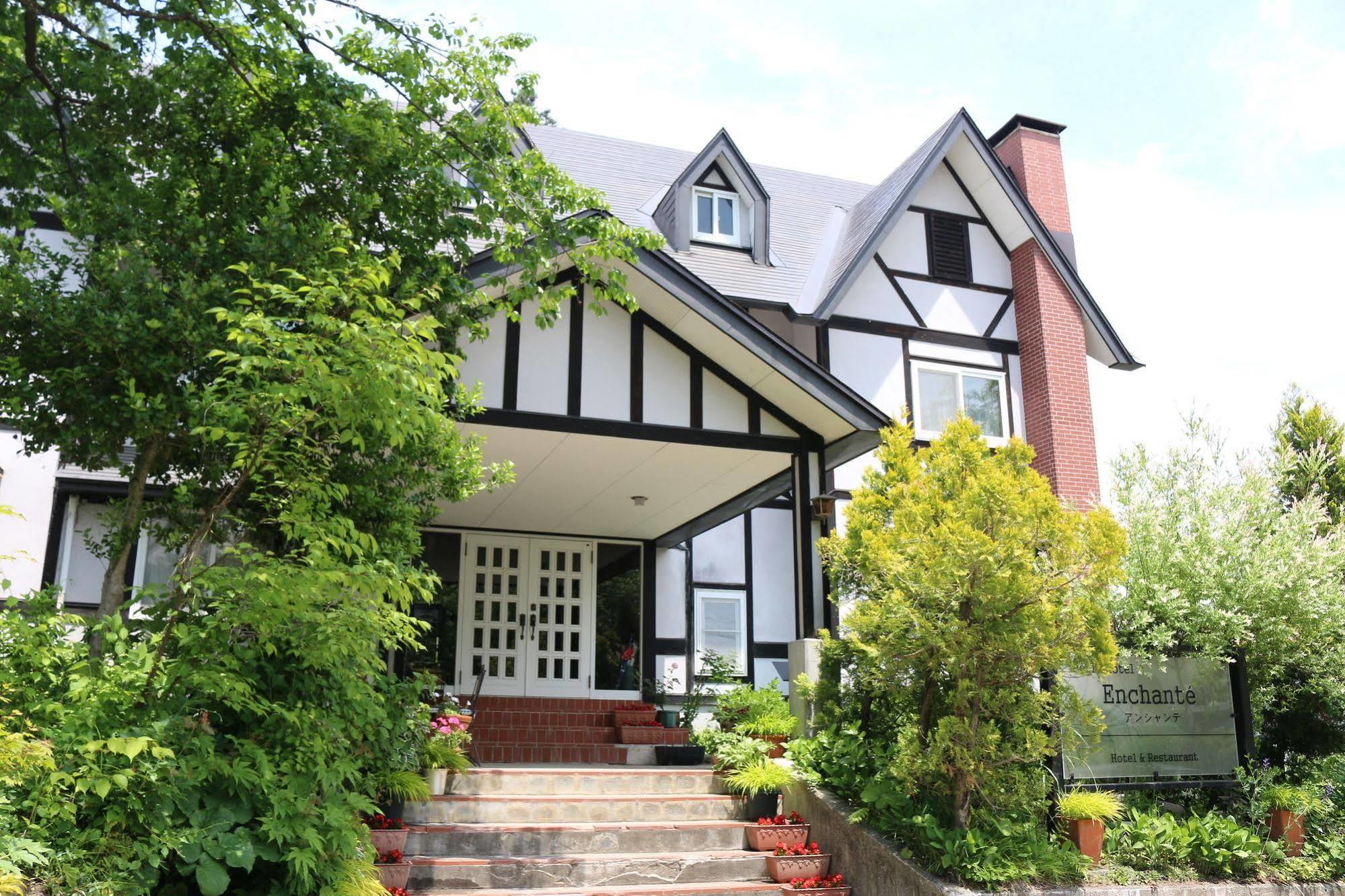 Petit Hotel Enchante Hakuba Exterior photo